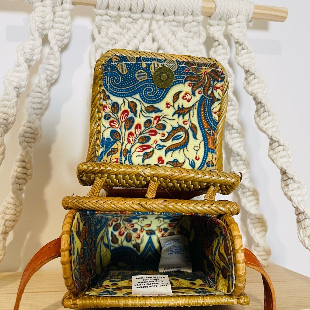 NWT CollectionEighteen Weave Rattan Crossbody Mini Purse MSRP $78 Cottagecore - Picture 2 of 4